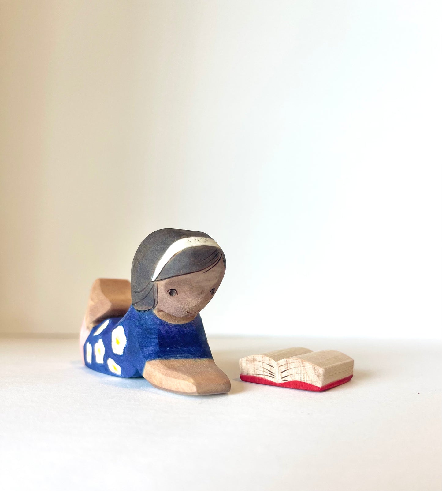 Little Bookworm-Tonal Variation