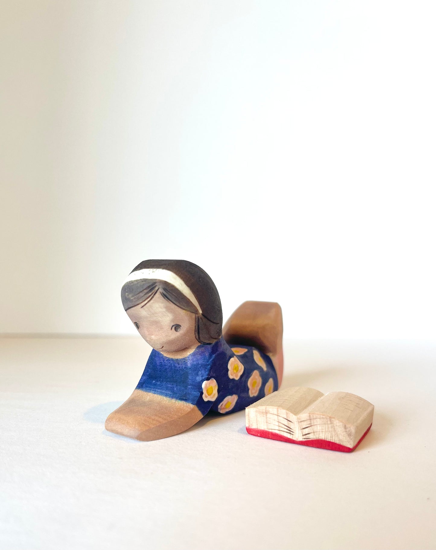 Little Bookworm-Tonal Variation