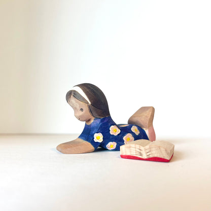 Little Bookworm-Tonal Variation